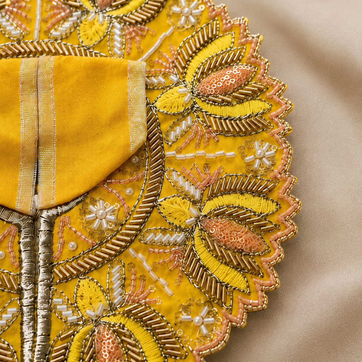 Shri Kunjbihari Pushparag Poshak - YELLOW