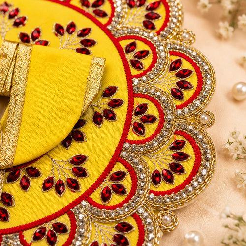 Braj Rajsi Neel Pushpa Poshak - YELLOW